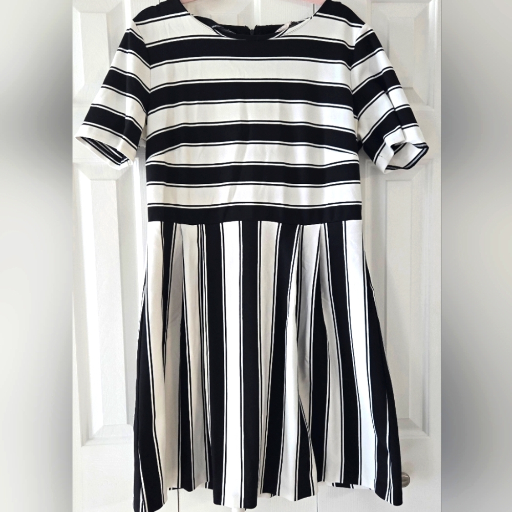 Super Cute Knee Length Dress